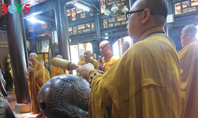  Die Schönheit der Vinh Trang Pagode in der Provinz Tien Giang