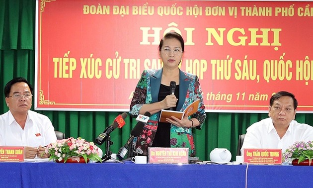 Parlamentspräsidentin Nguyen Thi Kim Ngan trifft Wähler der Stadt Can Tho