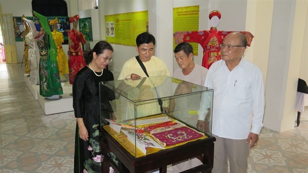 Sonderausstellung „Praktiken bei der Verehrung der Muttergöttinnen" in Hue