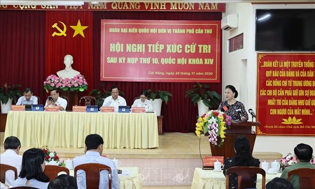 Parlamentspräsidentin Nguyen Thi Kim Ngan trifft Wähler der Stadt Can Tho