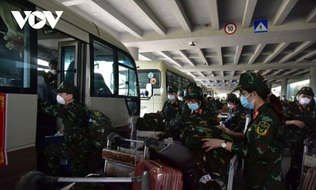 Beamte und Studenten der Militärmedizin setzen sich in Covid-19-Bekämpfung in Provinzen im Mekong-Delta ein