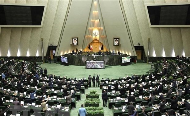 Iranisches Parlament unterstützt die Rückkehr zu Atomabkommen mit sechs Bedingungen