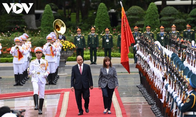 Staatspräsident Nguyen Xuan Phuc empfängt griechische Präsidentin