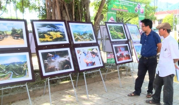 Fotoausstellung “Kon Tum – Land und Leute”