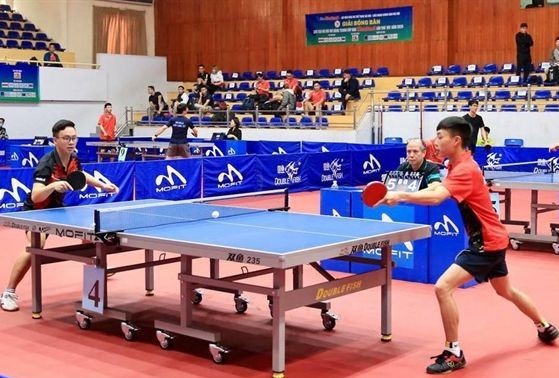 Mehr als 300 Sportler nehmen am Tischtennis-Pokal der Zeitung „Ha Noi Moi” 2023 teil