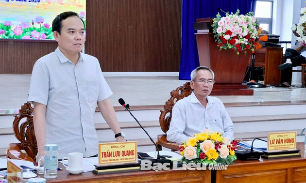 Vizepremierminister Tran Luu Quang tagt mit Provinzen Bac Lieu und Ca Mau über Lage des Erdrutsches