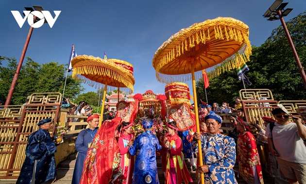 Das Hue-Nam-Palastfest in der Kaiserstadt Hue