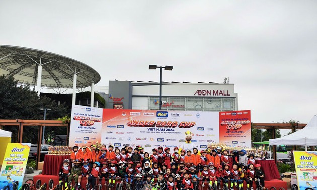 Mehr als 700 kleine Radfahrer treten beim Balance-Fahrrad-Turnier Ander Saro Cup Vietnam 2024 an