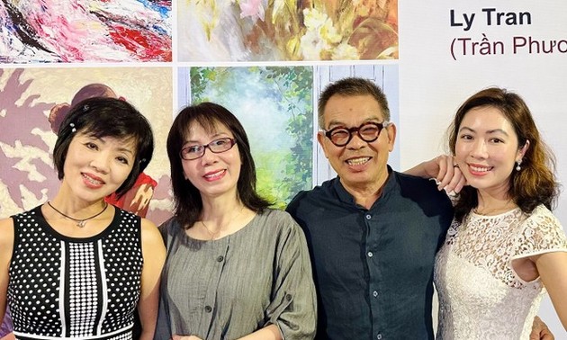 Ausstellung „Hello Vietnam” der vier US-Maler mit vietnamesischer Abstammung 