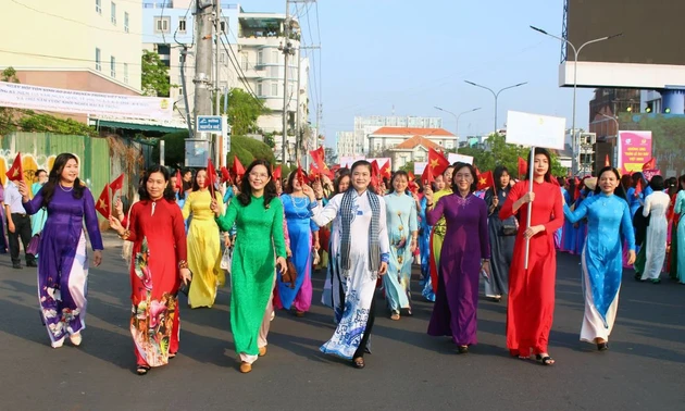 Vietnams Frauen engagieren sich für Ao-Dai-Woche