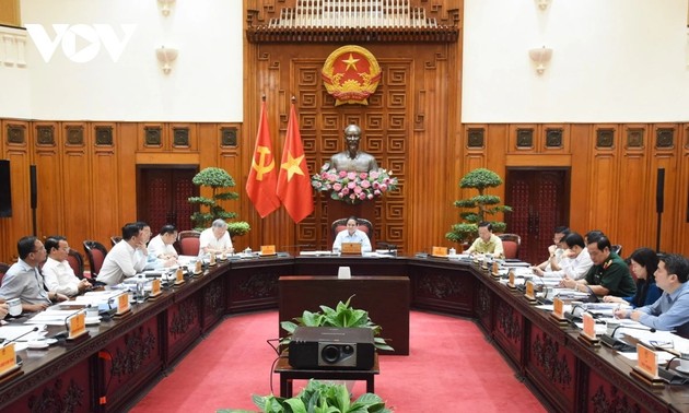 Premierminister Pham Minh Chinh tagt über Vorbereitung auf Zoll-Verhandlungen mit USA