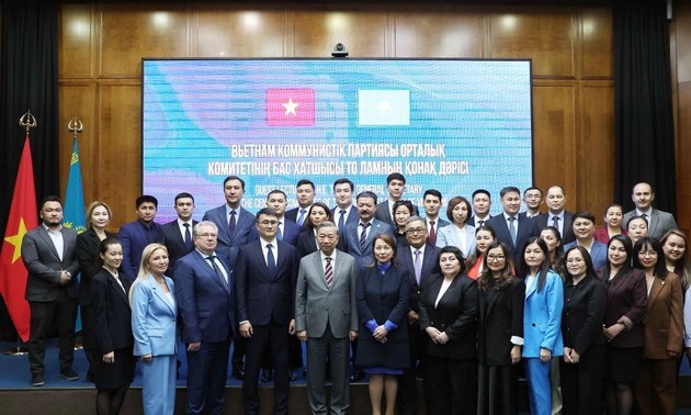 Fünf „Verbindungen” in Vietnam-Kasachstan-Zusammenarbeit verstärkt