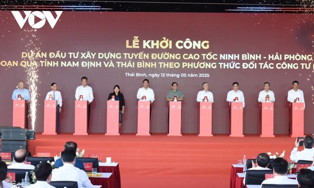 Premierminister nimmt am Spatenstich zum Bau der Ninh Binh-Hai Phong-Autobahn teil