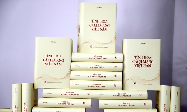 Präsentation des Buchs “Quintessenz vietnamesischer Revolution”
