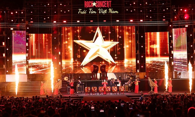 Liebe zum Vaterland im Rockkonzert „Vietnamesisches Herz” 