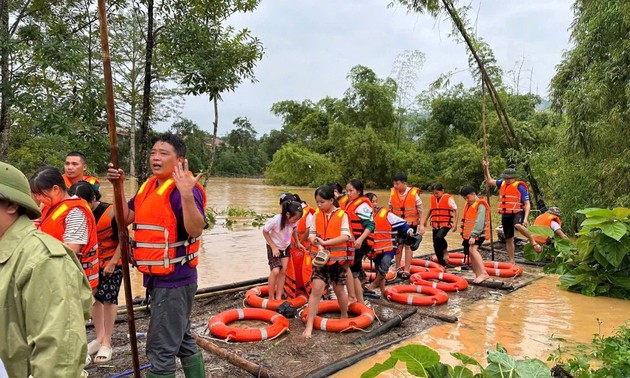 Provinzen in Nordvietnam wappnen sich intensiv gegen Regenfälle und Überschwemmung nach Taifun Matmo
