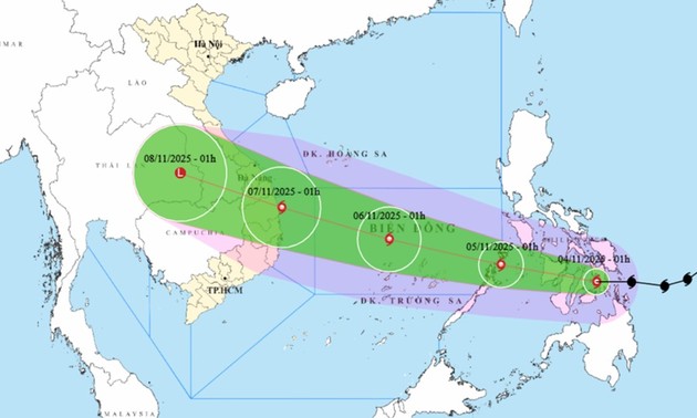 Premierminister Pham Minh Chinh fordert nach Vorbeugung gegen Taifun Kalmeagi auf