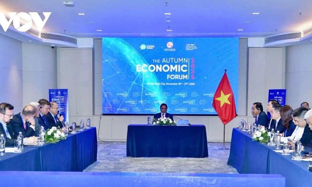Premierminister Pham Minh Chinh empfängt Vertreter des Business-Ökosystems des internationalen Finanzzentrums in Vietnam