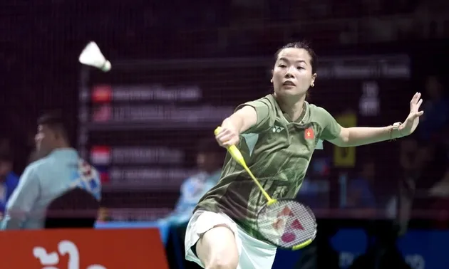 SEA Games 33: Badmintonspielerin Nguyen Thuy Linh besiegt die malaysische Gegnerin 
