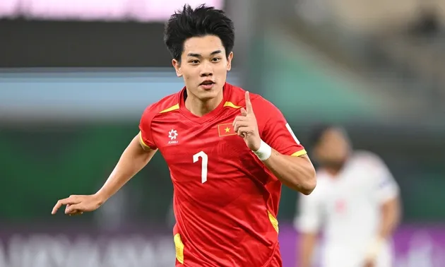 Dinh Bac als Torschützenkönig der U23-Fußball-Asienmeisterschaft 2026 geehrt