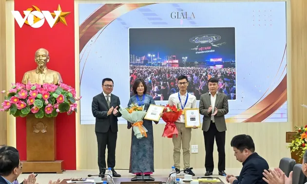 22 Werke mit dem Preis des Pressefotowettbewerbs „Vietnam auf dem Weg der Erneuerung” geehrt