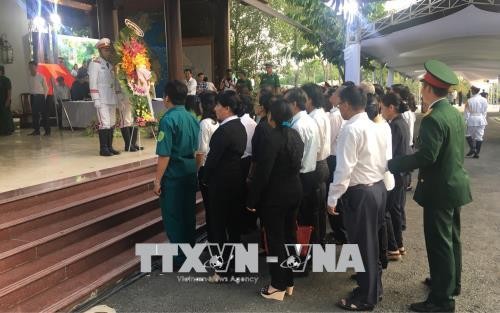 People mourn former PM