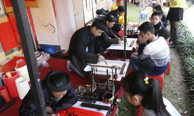 Tet tradition keeps calligraphy alive