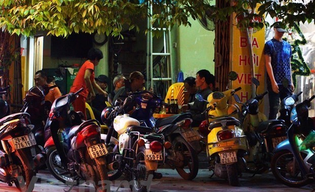 Hanoi closes beer clubs to fight COVID-19