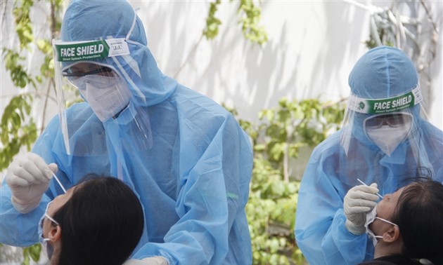 Vietnam records 2,383 new cases of COVID-19 on Monday