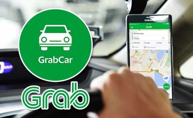 Grab resumes car service in Hanoi