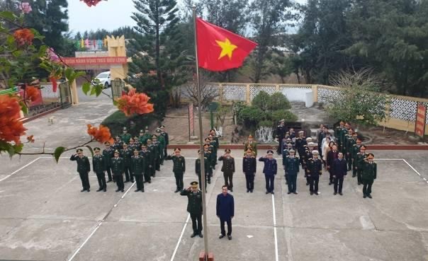 Border, island areas welcome Lunar New Year with solemn flag salute ceremony 