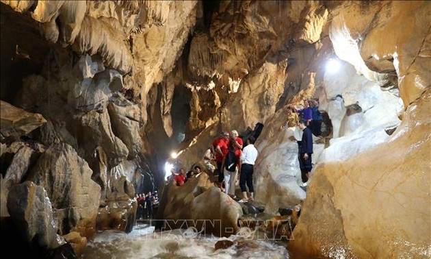 UNESCO experts assess dossier seeking global status for Lang Son Geopark