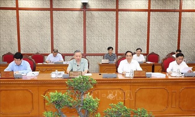 Party General Secretary, President To Lam chairs regular Politburo meeting