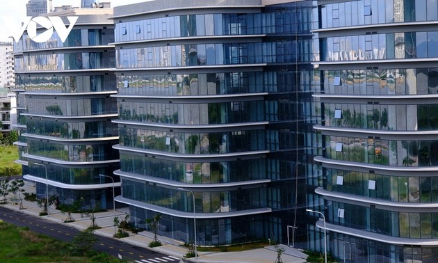 Da Nang IFC grants membership registration certificates to 12 investors