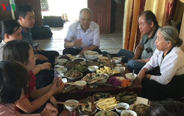 สนุกสนานเทศกาลเต๊ต ซิบซี้ (Xíp xí) ของชนกลุ่มน้อยไทขาว