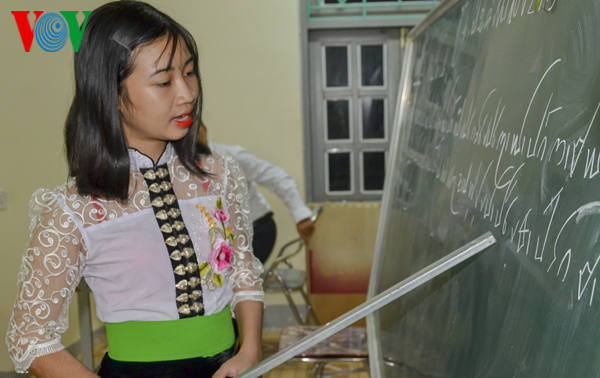 พยายามอนุรักษ์อักษรโบราณของเผ่าไท