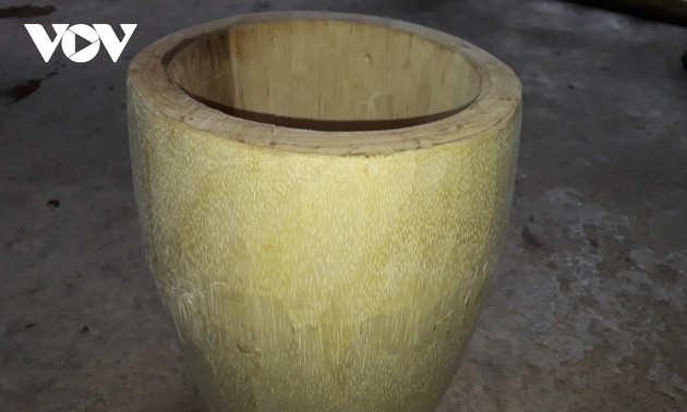 หม้อนึ่งข้าวเหนียวของใช้สำคัญในครอบครัวชนเผ่าไทในภาคตะวันตกเฉียงเหนือ