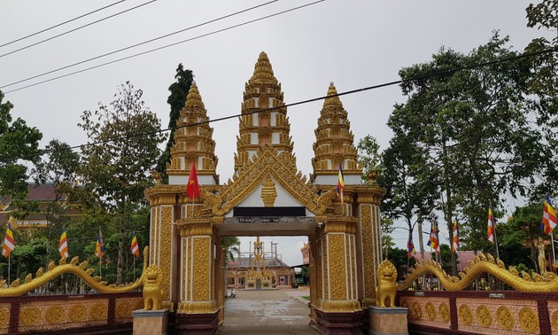 เยือนวัด Tà Mơn​ในจังหวัดซอกจัง