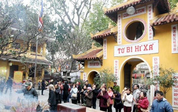 Visiting pagodas in Can Tho in the New Year