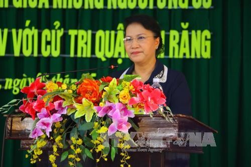 越南国会主席阮氏金银与芹苴市丰田县选民接触