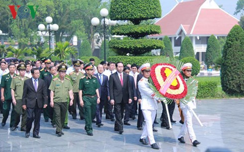 奠边府大捷62周年纪念大会在奠边府市举行