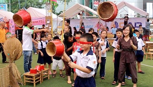 “西北回声月”文艺活动在越南民族文化旅游村举行