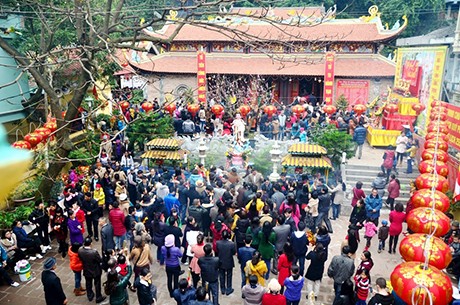 新年入寺烧香——越南人虔灵生活的文化美