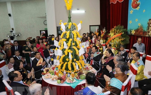 老挝驻越大使馆在河内举行活动喜迎传统新年