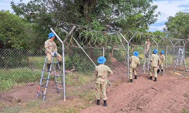 越南工兵队在阿布库萨修建围墙    保护军事观察站