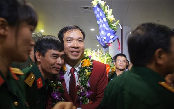 Rückkehr des Sporthelden Hoang Xuan Vinh von den Olympischen Spielen