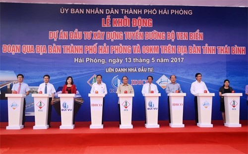 Premierminister Nguyen Xuan Phuc trifft Wähler in Hai Phong