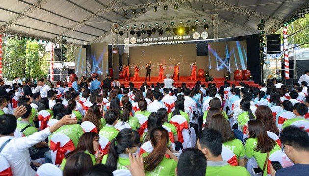 Viele Touristen kommen nach Ho Chi Minh Stadt