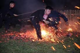 Fest zum Feuertanz der Roten Dao ist als immaterielles Nationalkulturerbe anerkannt worden