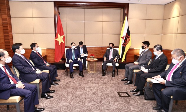 Premierminister Pham Minh Chinh trifft König von Brunei Haji Hassanal Bolkiah